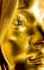Кейт Мосс увековечили в золоте: самое крупное изваяние со времен Древнего Египта