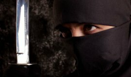 В США доставщика медицинской марихуаны ограбили ниндзя В США доставщика медицинской марихуаны ограбили ниндзя